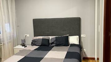 1 chambre, fer et planche Ă repasser, Wi-Fi gratuit, draps fournis