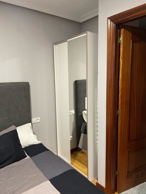 1 Schlafzimmer, Bügeleisen/Bügelbrett, kostenloses WLAN, Bettwäsche