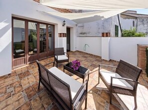 Terrace/patio - high capacity, bathroom in all rooms, jacuzzi, natural activities (Zufre)