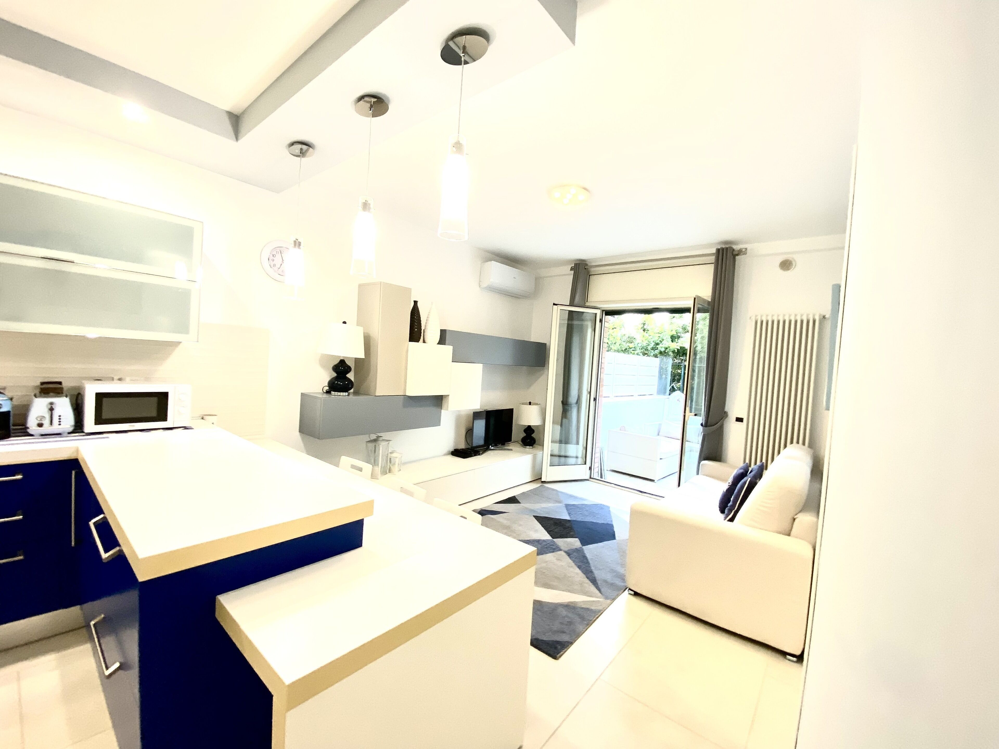 SUITE with Terrace 200 meters from the sea