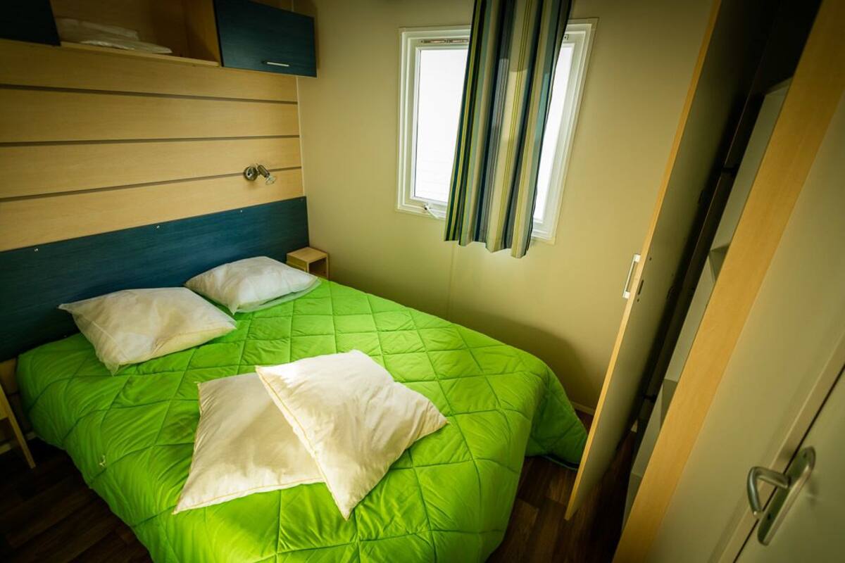 Mobile Deluxe-Unterkunft, 3 Schlafzimmer (Alizee) | 3 Schlafzimmer, individuell eingerichtet, WLAN