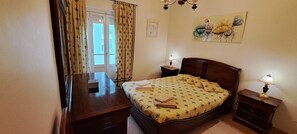 2 soverom, strykejern/-brett, reiseseng for barn og wi-fi (inkludert)