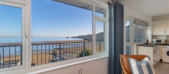 Sea View Apartment - Sea Front Apartment