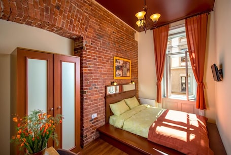 Double Room, Private Bathroom not in the room | 1 bedroom, hypo-allergenic bedding, soundproofing, rollaway beds