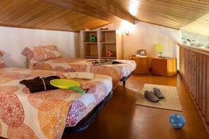 2 chambres, fer et planche à repasser, Wi-Fi gratuit, draps fournis