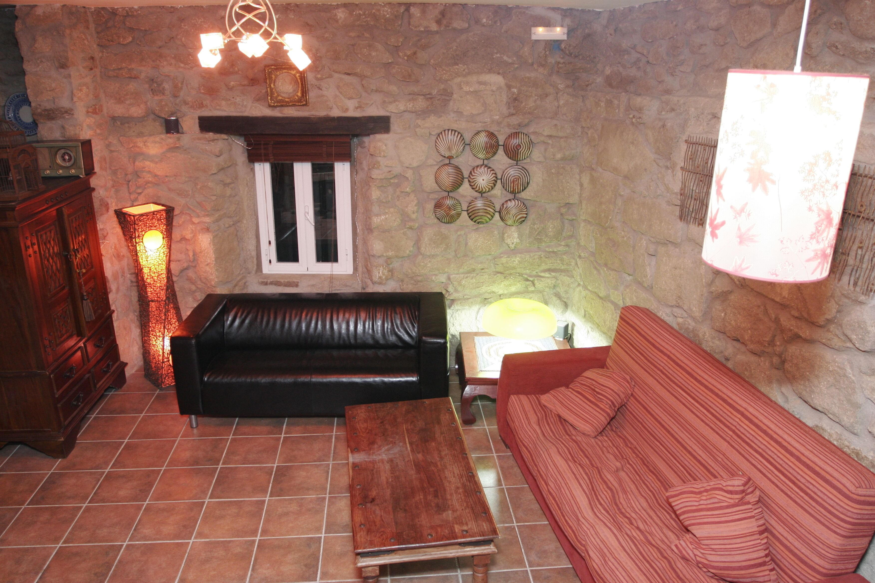 Rural house and 2 rural apartments with pool, solarium, fireplace and barbecue.