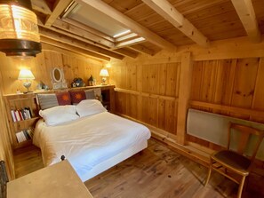 3 chambres, fer et planche à repasser, Wi-Fi, draps fournis