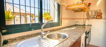 Private Pool and large garden, in Fuente del Gallo, with aircondition and wifi internet - Casa Macarena -