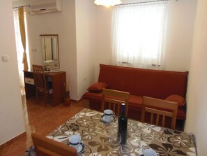 Interior - Apartment in Dramalj with Seaview, Balcony, Air condition, WIFI (4623-6) (Dramalj)