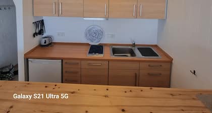 Sauberes,gepflegtes Apartment am Strand ,Wlan,Klimaanlage. EG,bis 4 Personen