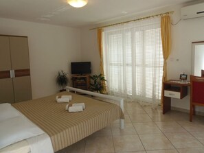 2 quartos, Wi-Fi de cortesia, roupa de cama