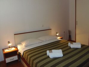 2 bedrooms, free WiFi, bed sheets, wheelchair access