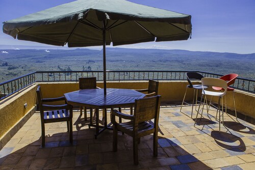 Sheerdrop Country Home