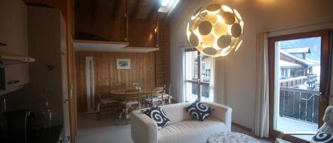 Een televisie en een dvd-speler