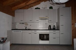 Fridge, oven, stovetop, dishwasher - House Sagogn Laax (Sagogn)