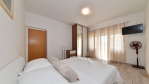 Unclassified image, 3 of 59, button - Apartments Marta (Zadar)