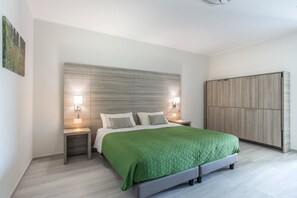 Ropa de cama de alta calidad y minibar 