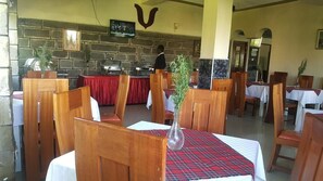 Breakfast, lunch and dinner served - Lanet Matfam Resort (Nakuru)