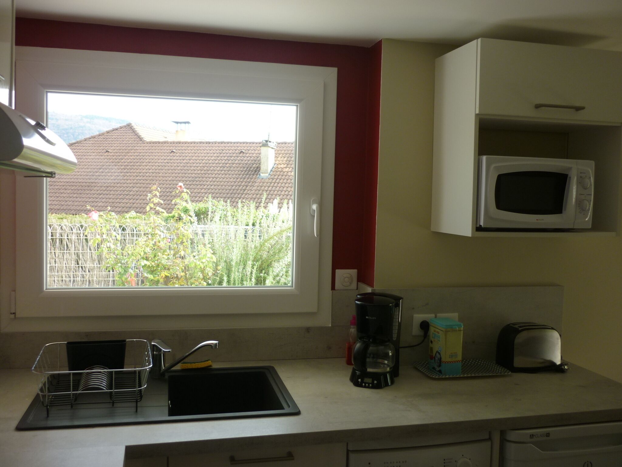 Furnished studio with terrace ---------------------------------------------- ------