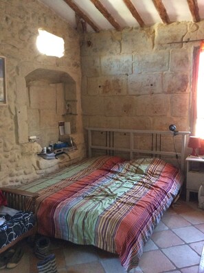 3 habitaciones, tabla de planchar con plancha y wifi gratis
