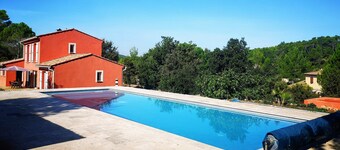 EXCEPTIONAL site: SPACIOUS VILLA 8 BEDS, SWIMMING POOL 15x5M, SAUNA