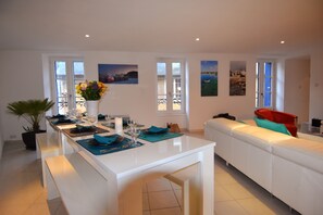 Dining - Villa on the port, sleeps 8, sea view (Roscoff)