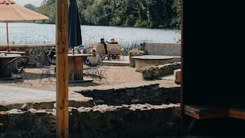 Γεύματα σε εξωτερικό χώρο