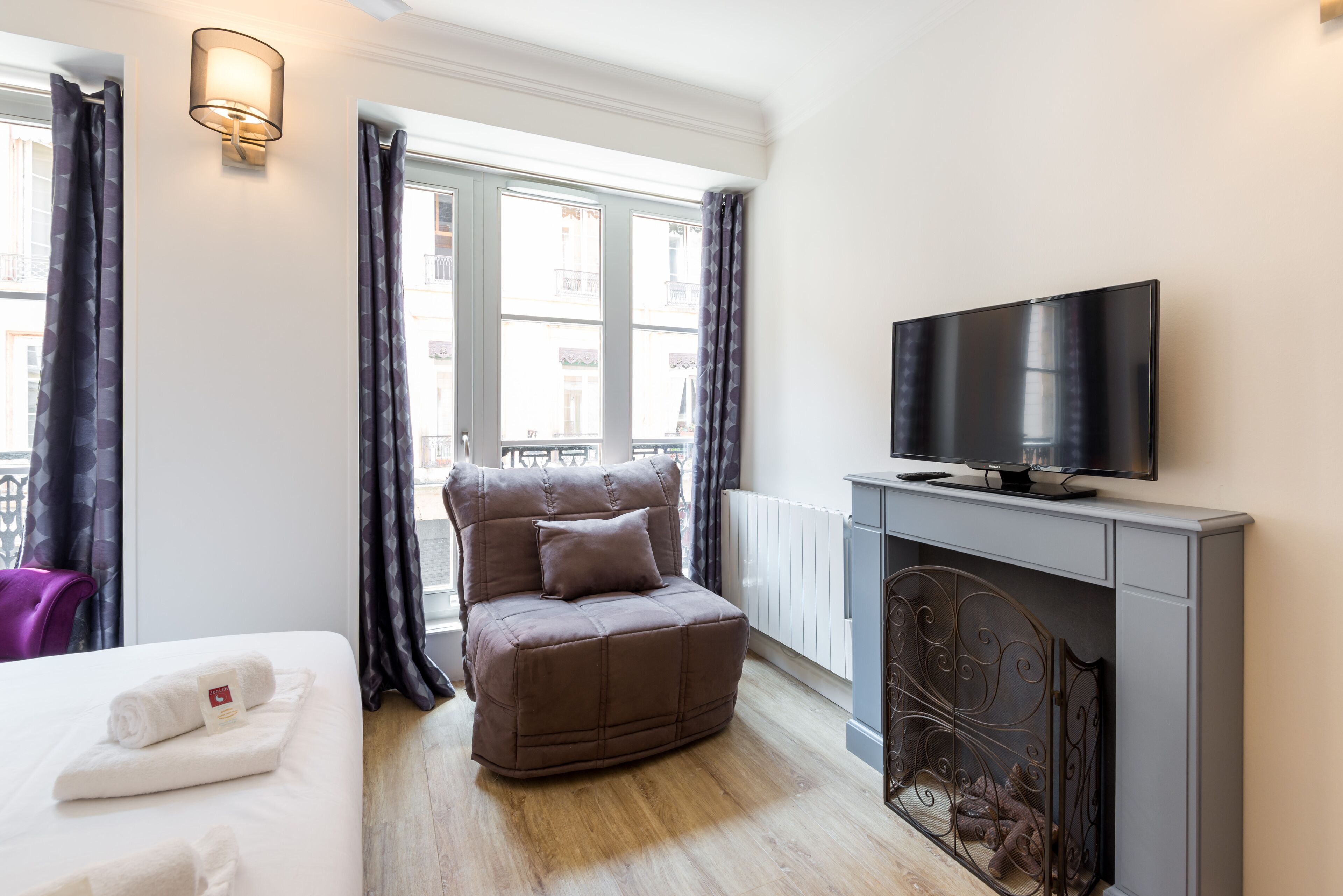 1 slaapkamer, een strijkplank/strijkijzer, wifi, beddengoed