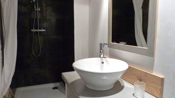 Douche, papier toilette