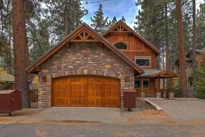 Exterior - Luxury Chalet | Jacuzzi BBQ Lake View | Sleeps 10 (Zephyr Cove)