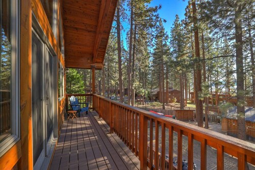 Luxury Chalet | Jacuzzi BBQ Lake View | Sleeps 10