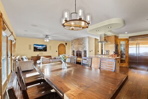 Dining - Luxury Chalet | Jacuzzi BBQ Lake View | Sleeps 10 (Zephyr Cove)