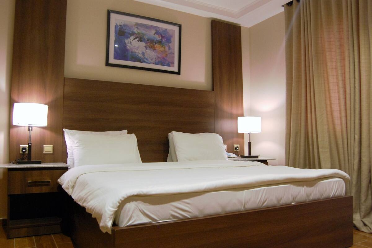 Eenpersoonskamer | Een bureau, geluiddichte muren, extra bedden, gratis wifi