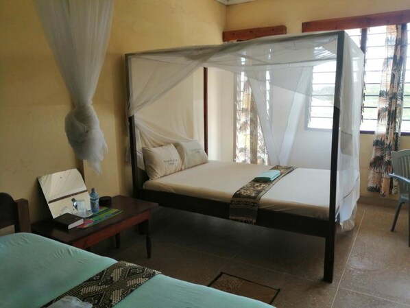 Economy Double Room Single Use, Non Smoking | Premium bedding, desk, WiFi (free), bed sheets
