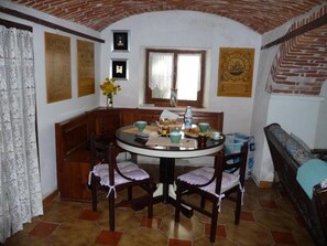 Refrigerador, placa de cocina, cafetera/tetera, tetera/pava eléctrica