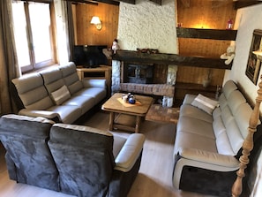 Chimenea, mesa de ping pong