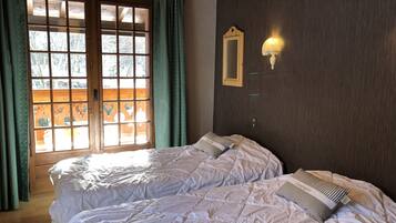 5 chambres, fer et planche Ă repasser, lit parapluie, Wi-Fi gratuit