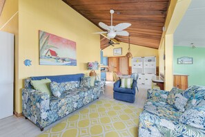 Televisión, reproductor de DVD y estéreo