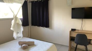 1 bedroom, iron/ironing board, free WiFi, bed sheets