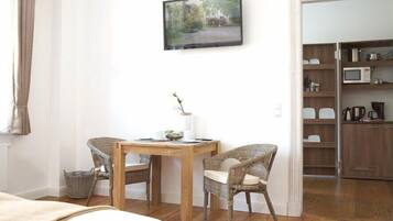 Apartment, Erdgeschoss (12 - MÖVE) | Schreibtisch, Verdunkelungsvorhänge, schallisolierte Zimmer