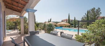 Proximité Cassis et plage, magnifique villa provençale avec piscine chauffée