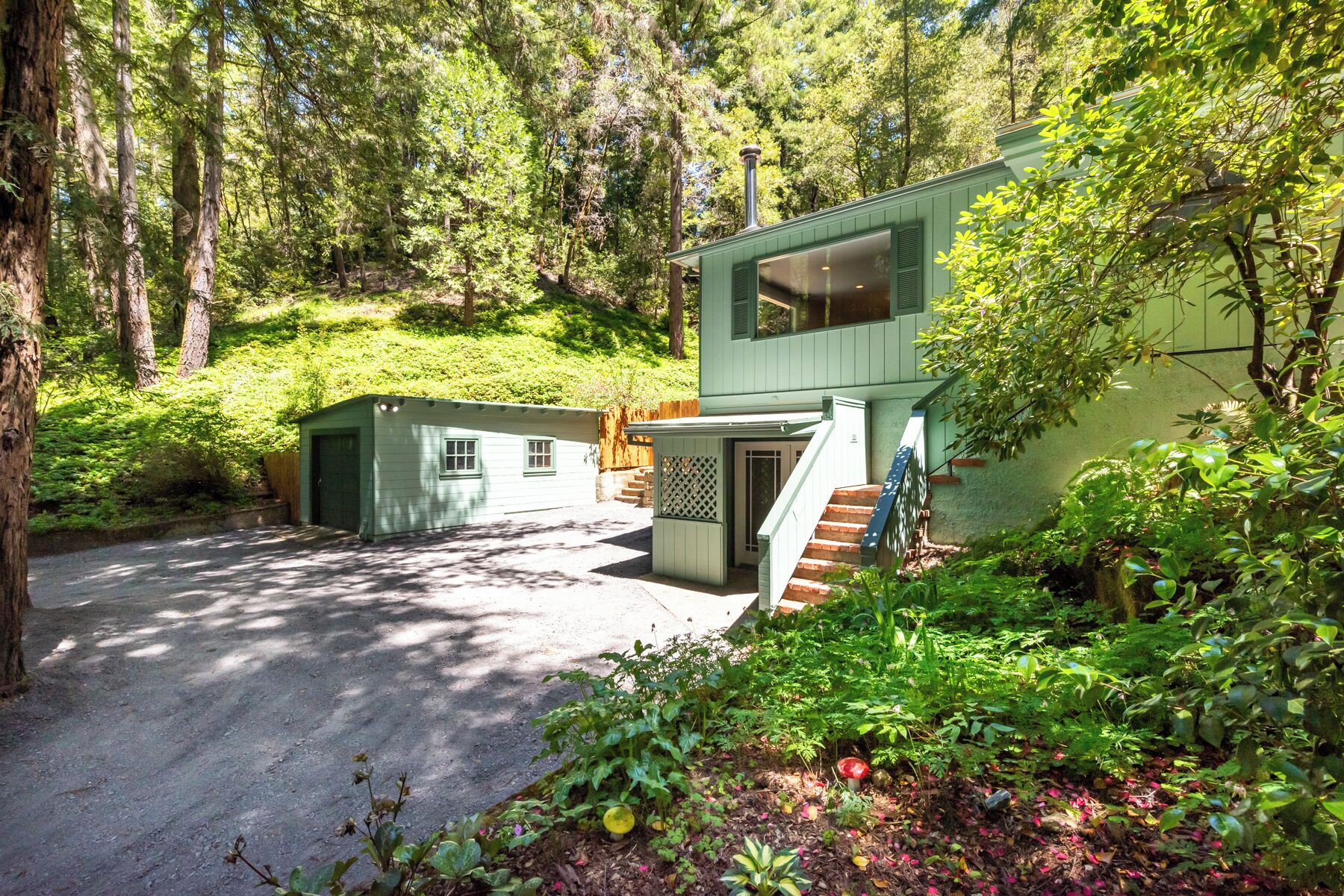 Cozy Boho Retreat in the Redwoods