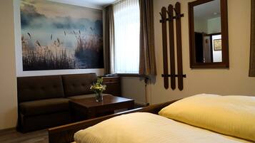 Ropa de cama hipoalergénica, escritorio y cortinas blackout