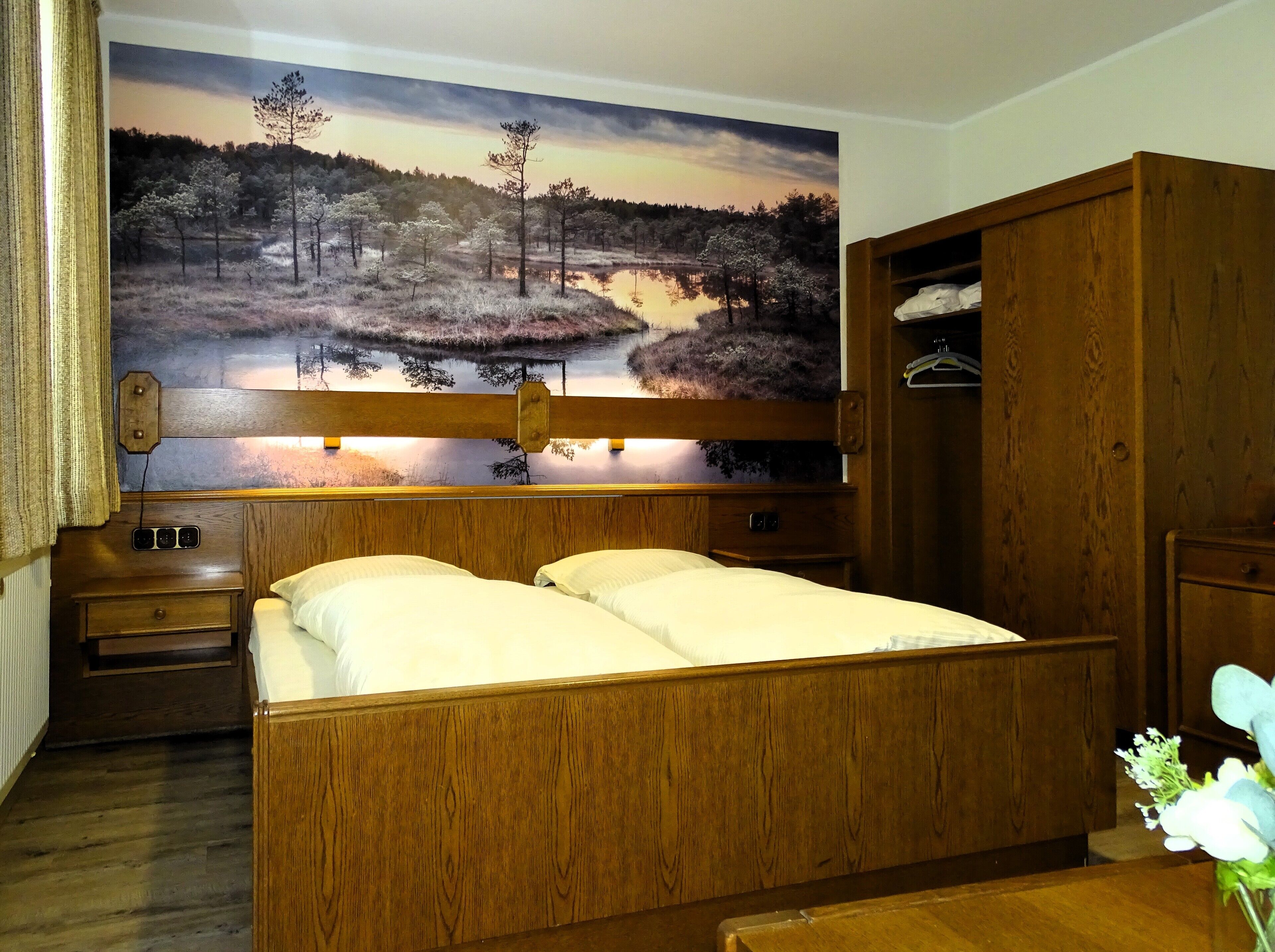 Double Room | Hypo-allergenic bedding, desk, blackout drapes, free WiFi