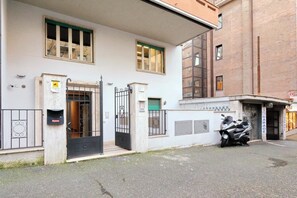 Exterior - Aldos Place (Rome)