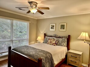 2 bedrooms, iron/ironing board, free WiFi, bed sheets - Community Pool, Golf Course View, Sunroom, Dog Friendly Greenslake Cottage! (Kiawah Island)