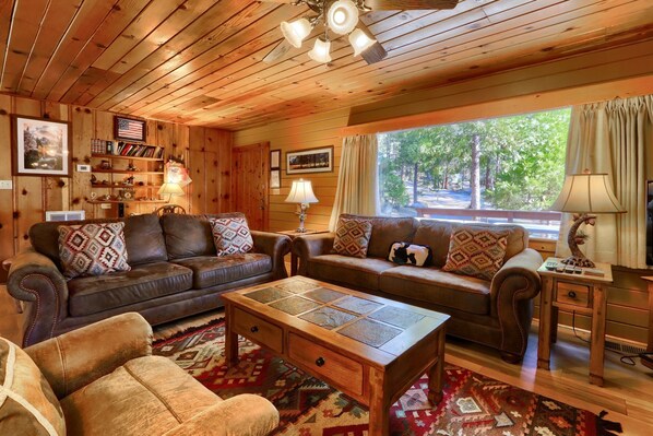 TV, fireplace, DVD player, stereo