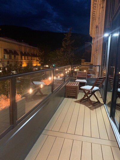 Baker Street Central - Balcony with amazing Street View