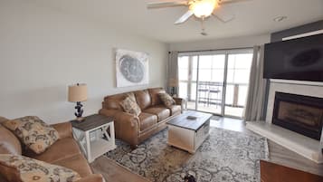 Smart TV, fireplace