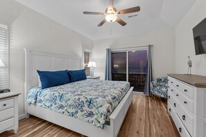 8 Schlafzimmer, Internetzugang, BettwÀsche